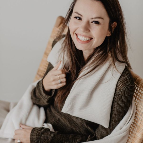 Handgemaakte warmtesjaal met binnenzak gevuld met lijnzaad.