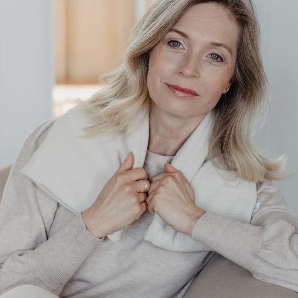 Handgemaakte warmtesjaal met binnenzak gevuld met lijnzaad.